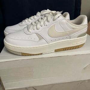 Nike White Cream Low-Top Athletic Sneakers